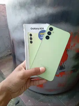 Dijual HP Samsung A24, RAM 8/128GB, kondisi mulus, baterai awet. Siap