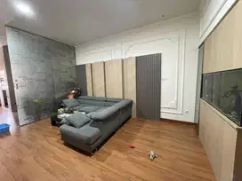 Dhyana rumah gandeng jelambar lt 200m2 bangunan bagus hadap selatan
