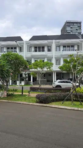 RUMAH MEWAH 3 LANTAI ALAM SUTERA