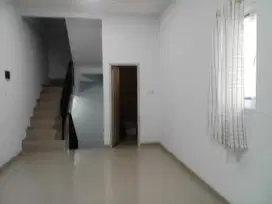Dhyana rumah baru sewa uk 3.2x13m bangunan bagus 3 lantai di jelambar