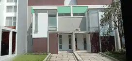 DISEWAKAN RUMAH DI ICON BSD