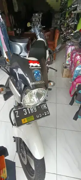 Di jual Honda Tiger Revo albino 2013 plat z