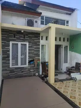 Dijual murah rumah di medokan ayu