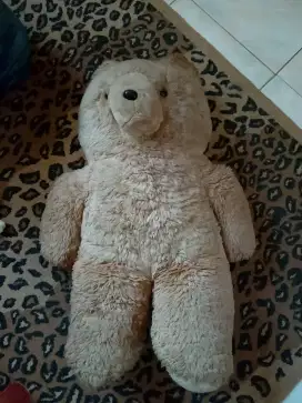 Boneka beruang besar