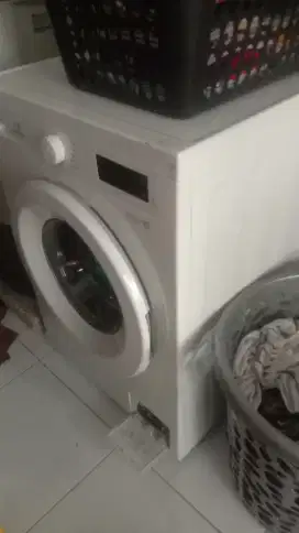 Laundry butuh karyawan bagian setrika uap dan packing