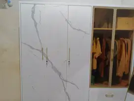 Lemari pakaian besi 5 pintu
