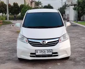 Honda freed e psd at matic,Dp 5 juta,istimewa