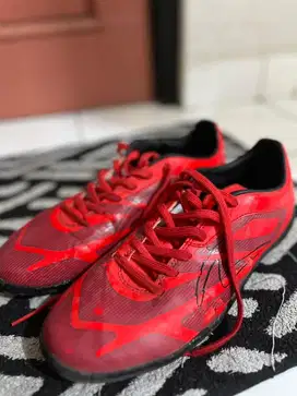 Sepatu Futsal Specs