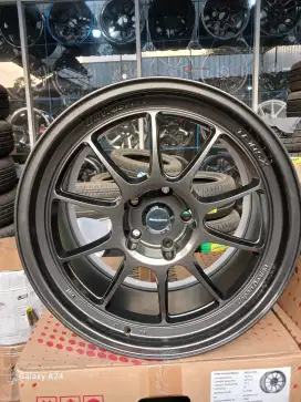 Wedssport tc105x ring 18 lebar 9,5 pcd 5x114,3 ET25 reborn zenix 4pcs