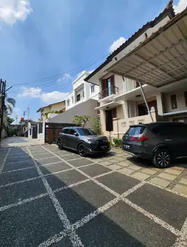 DIJUAL RUMAH KEBAYORAN BARU - DEKAT FATMAWATI RAYA / MRT DESIGN TROPIS