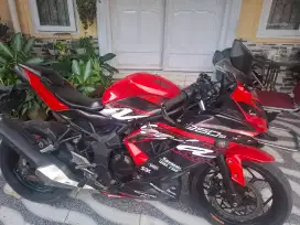 Kawasaki Ninja mono 250 merah