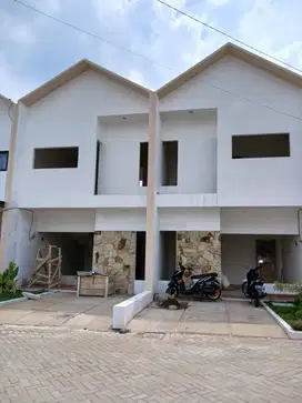 Over Kredit Rumah 2 Lantai One Gate System