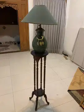 Guci lampu meja