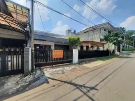 DISEWAKAN RUMAH DI JL. DELMAN INDAH I