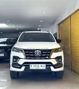 Toyota Fortuner 2.8 GR Sport pk 2024 January Automatic Putih Metalik