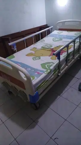 Ranjang Rumah Sakit 3 engkol