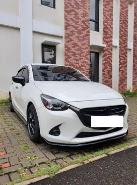 MAZDA 2 R 1.5 AT SkyActiv 2017 Istimewa KM RENDAH BANYAK BONUS