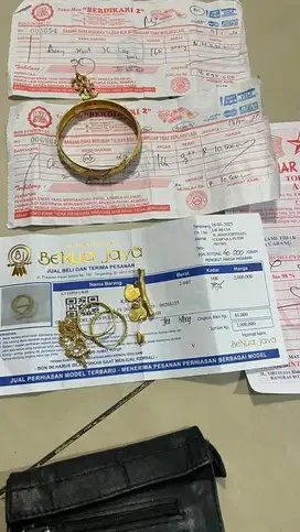 Terima perhiasan emas dan berlian tanpa surat
