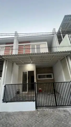 Di kontrakkan rumah 2 lantai kencana residence 2 kalilom lor indah