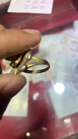 Terima perhiasan emas dan berlian tanpa surat