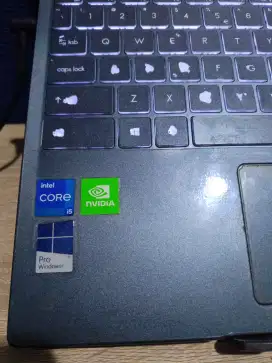 Laptop msi modern