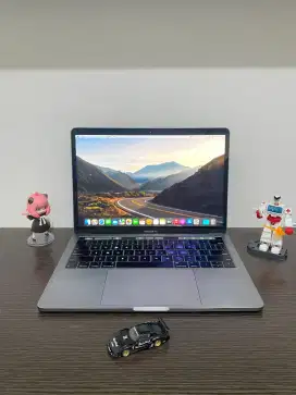 MacBook Pro 13 inch Touchbar CTO Core i7 16GB/500GB 2018