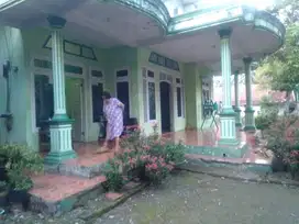 Rumah luas di kampung
