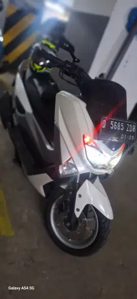 N Max 2019 putih