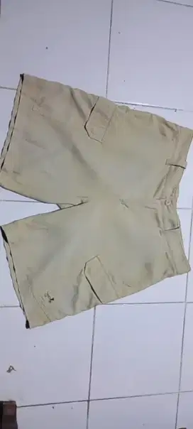 Celana cargo pendek