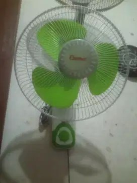 Kipas angin dinding 12 inch merk cosmos normal siap pakai nego tipis