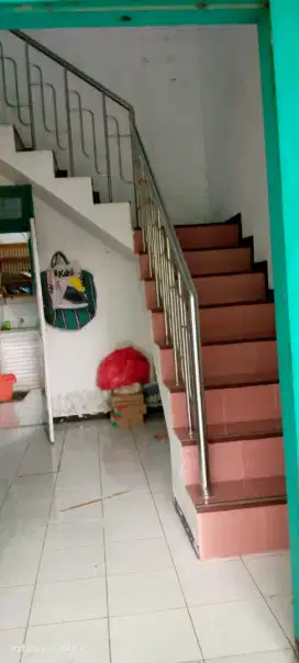 Disewakan rumah 2lantai untuk mahasiswa