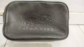 Tas Coach Camera Bag with Horse and Carriage Embossed Logo