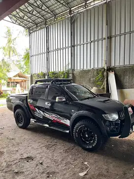 Mitsubishi Strada triton 2.8 4x4 manual