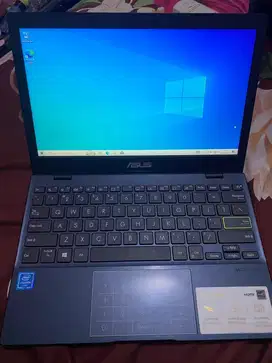 Asus Vivobook E210MA INTEL