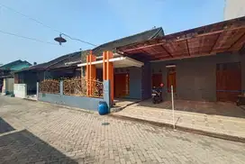Rumah dekat kampus ums solo