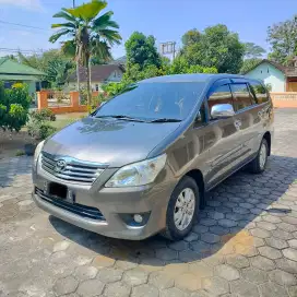 INNOVA G MT DIESEL SOLAR