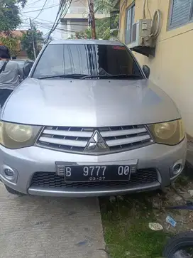 Mitsubishi Strada Triton 2011 Diesel