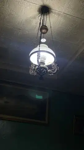 LAMPU GANTUNG ANTIK DEREK