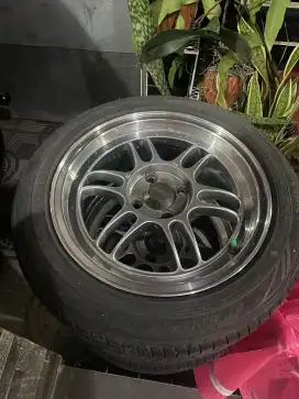 Ban mobil merk SSW