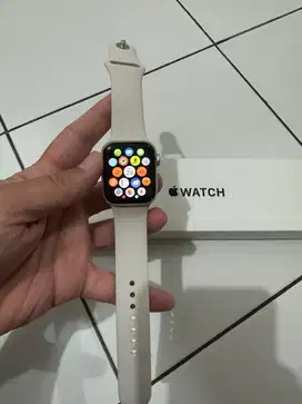 iWatch SE Gen 2 40mm Starlight ex iBox