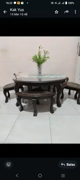 Dijual 
  Meja Oshin + Kaca Tebal  Jepara  4 bh Tempat Duduk