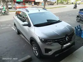 Renault Triber RXZ AMT 2022