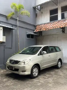 Toyota Kijang Innova 2009 Bensin
