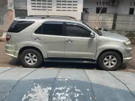 Toyota Fortuner 2.5 G Solar-AT 2010