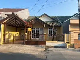 Disewakan Rumah Siap Huni Di Harapan  Indah Bekasi