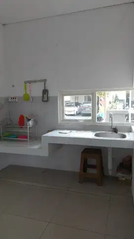 Disewakan Rumah Siap Huni Dalam Cluster Harapan Indah Dua Bekasi
