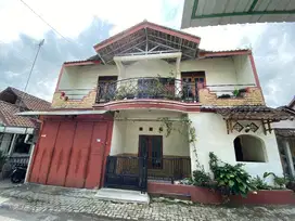 DISEWAKAN RUMAH BULANAN/TAHUNAN