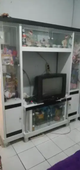 jual lemari hias bgs Skali buat di ruang keluarga atau tamu