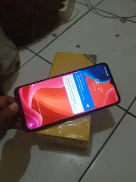 Realme C15 4/64 minus pemakaian aja  Dus HP cas ga ORI