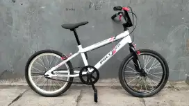 Sepeda bmx polygon